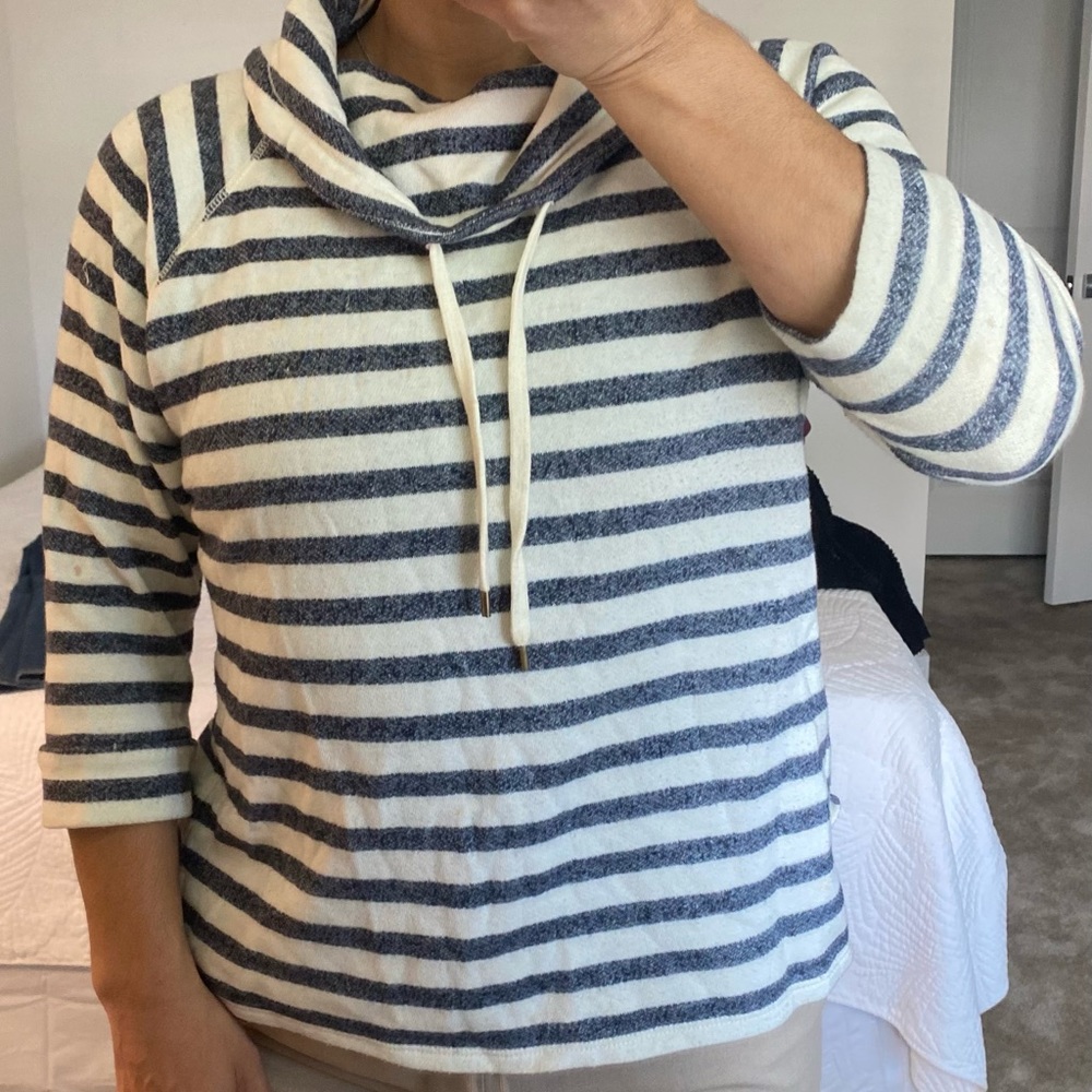 Woman’s Chaps pullover